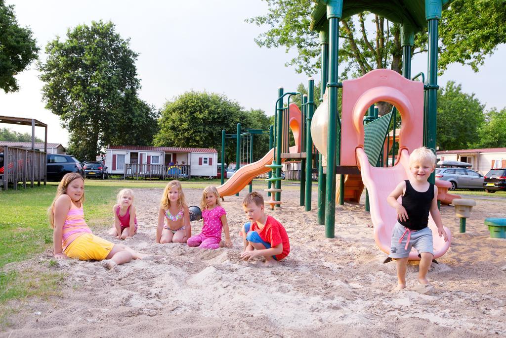 Oostappen Vakantiepark Droomgaard Kaatsheuvel Exterior foto